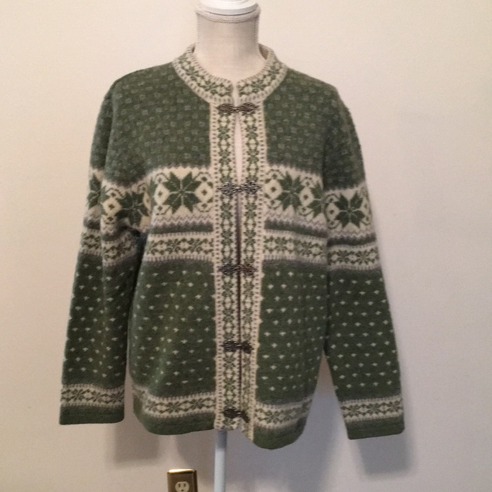 Susan Bristol large green and cream wool sweater